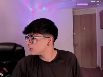 Watch Live Sex Cams with mikeyvioleta - Chaturbate