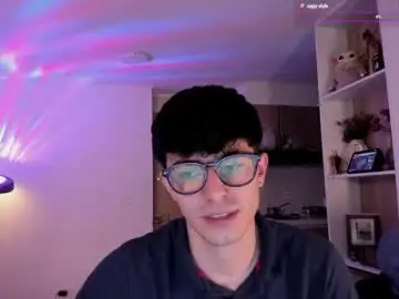 Live Porn with mikeyvioleta - Chaturbate