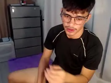 Live Porn with naughtyjosh_ - Chaturbate
