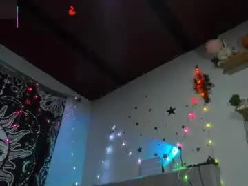 Sex Cam with hollypurple - Chaturbate