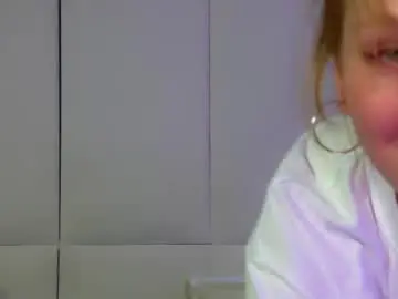 Live Sex Cam with agatafoxley - Chaturbate