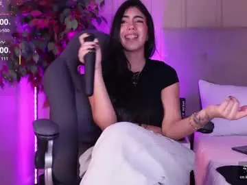 Free Porn Cam with melaniebrett - Chaturbate