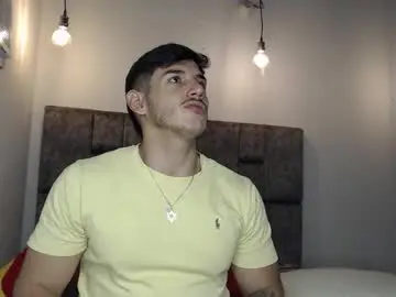 Live Sex Cam with jonathancast08 - Chaturbate
