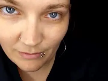 Adult Webcam with toxiclilly - Chaturbate