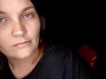 Nude Webcam with toxiclilly - Chaturbate