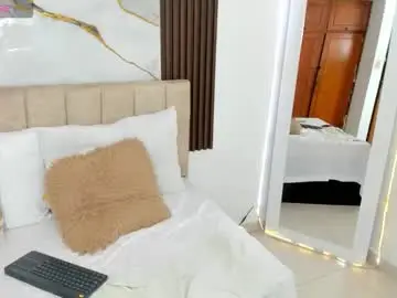 Nude Webcam with cristalwalker__ - Chaturbate