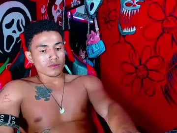 Nude Webcam with nikkithebeastxx - Chaturbate