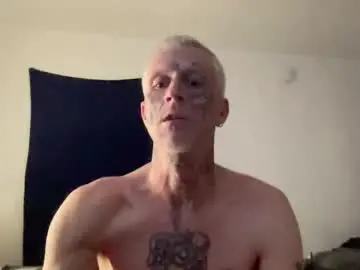 Live Sex with ur_wifes_8in_secret - Chaturbate