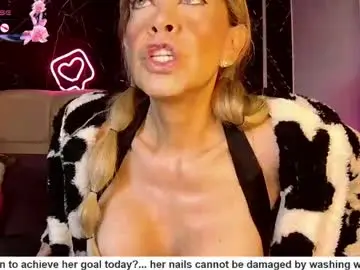 Adult Video Chat with evelynagrey - Chaturbate