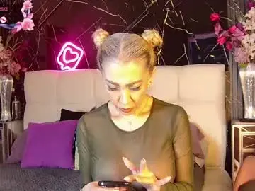 Sex Chat with evelynagrey - Chaturbate