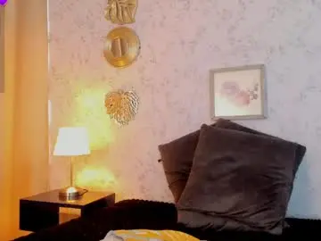 Sex Cam with martinacurvy_ - Chaturbate
