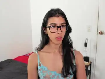 Live Sex Cam with mazikeen_18 - Chaturbate
