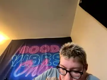 Free Porn Cam with midnightmochi2 - Chaturbate