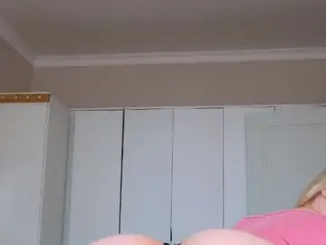 Live Sex Cam with crystal_angells - Chaturbate