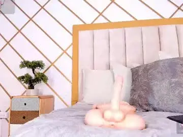 Sex Cam with tahliamoreau - Chaturbate