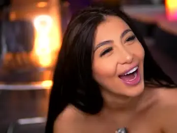 Nude Webcam with misss_megann - Chaturbate