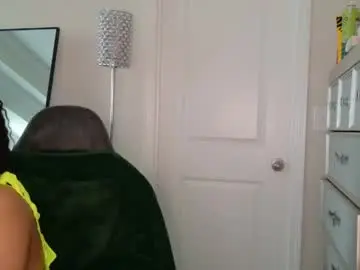 Live Sex Cam with butterflybootyy - Chaturbate