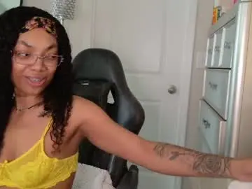 Best live sex cam show with butterflybootyy - Chaturbate