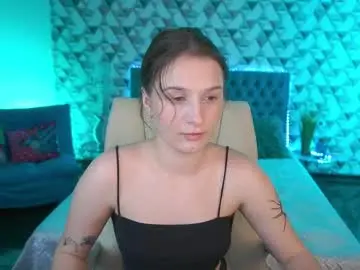 Nude Webcam with vikviklove - Chaturbate