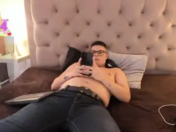 Nude Webcam with realjoel - Chaturbate