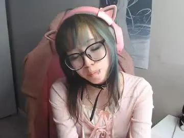 Sex Cam with danyelleeyermann - Chaturbate