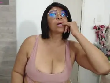 Sex Chat with ambarsofhia - Chaturbate