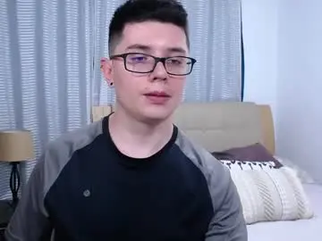 Free Porn Cam with kevinhunts - Chaturbate