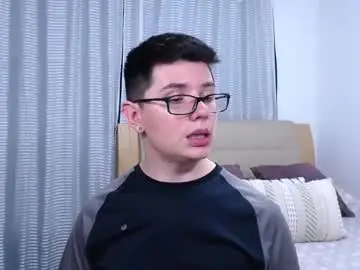 Sex Chat with kevinhunts - Chaturbate