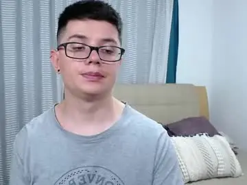 Adult Webcam with kevinhunts - Chaturbate