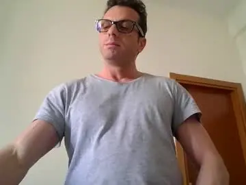 Live Porn with roberpierre_ho - Chaturbate