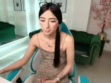 Free Porn Cam with emiily_andrews - Chaturbate