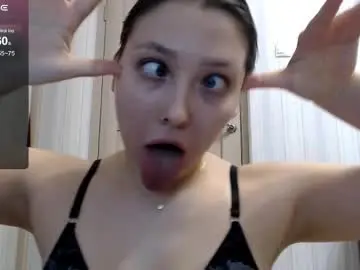 Live Sex with genev__ievee - Chaturbate