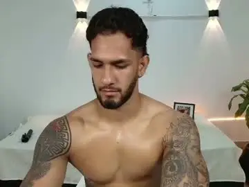 Live Sex Cam with mikethomson01 - Chaturbate