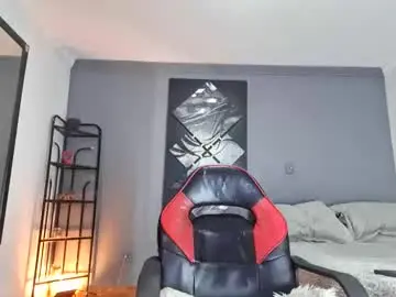 Live Sex Cam with krissyyts - Chaturbate