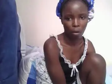 Adult Webcams with pretty_petite_ebony - Chaturbate