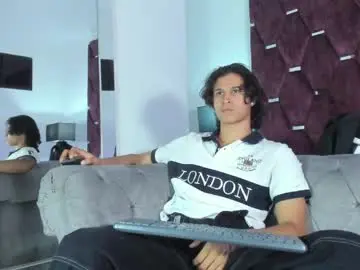 Live Sex Cam with tonybenedetti - Chaturbate