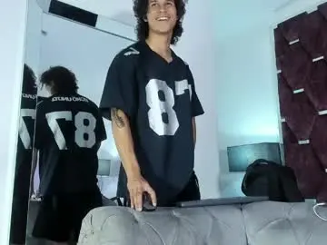 Live Porn with tonybenedetti - Chaturbate