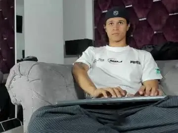 Adult Webcam with tonybenedetti - Chaturbate