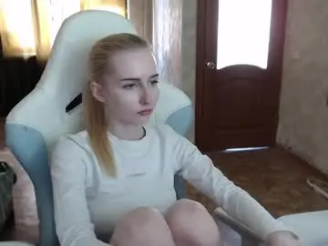 Free Porn Cam with cutti_crystal - Chaturbate