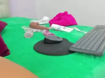 Watch Live Sex Cams with bella_ebony19 - Chaturbate