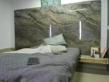 Adult Webcam with logan_wollff - Chaturbate