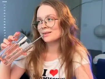 Free Porn Cam with emilyforelsket - Chaturbate