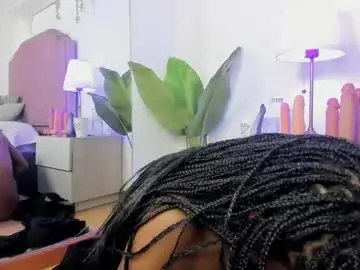 Watch Live Sex Cams with midnigth_bluee - Chaturbate