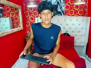 Live Sex Cam with straightyounpein - Chaturbate