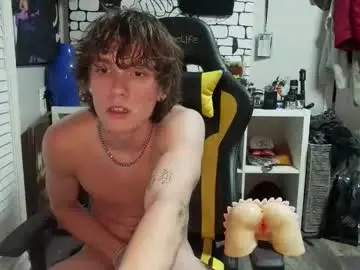Live Sex with gavatr0n - Chaturbate