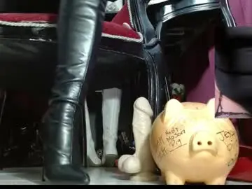 Live Sex Cam with megoddessara - Chaturbate