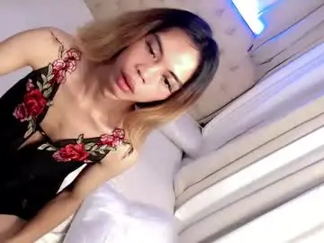 Nude Webcam with skinnytrans69 - Chaturbate