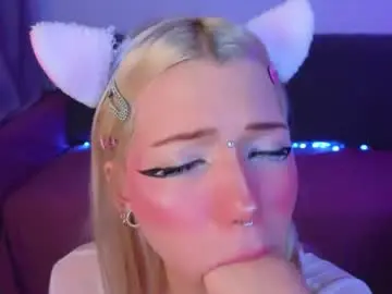 Live Sex with nikkisilk - Chaturbate