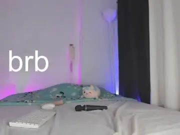 Sex Cam with emmaclark_1 - Chaturbate