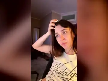 Live Sex with amoremeoww - Chaturbate